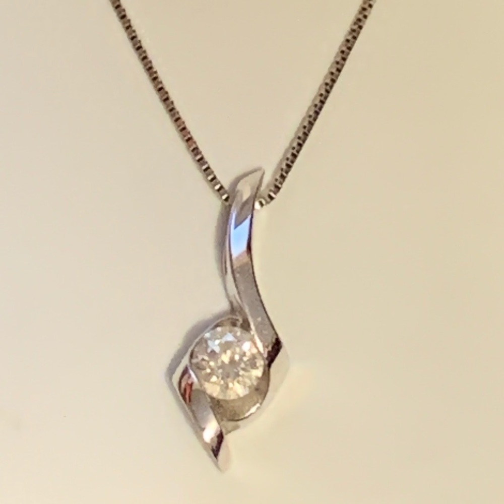 14K White Gold 1/4 carat pendant Chain